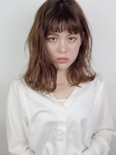 ぱつっとヘアゆるふわ濡れウェーブ