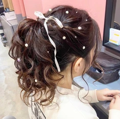 ふんわり高めポニーテール ヘアアレンジ by HAIR MAKE SALONGallis 桜川店【ヘアメイクサロン ギャリス】